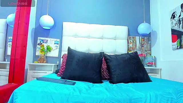 Matteo12  online show from 11.05.25