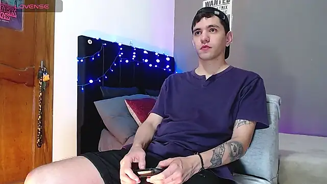 Matteo12  online show from 12.04.25