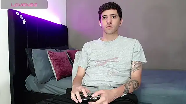 Matteo12  online show from 02.22.26