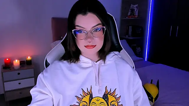 OphelianaRose33 online show from 10.19.25