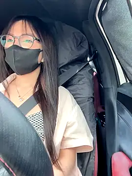 Linh 2004 online show from 09.28.25