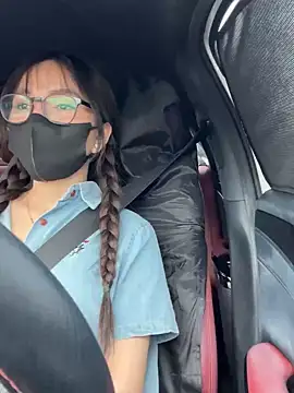 Linh 2004 online show from 09.29.25