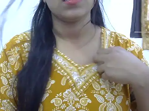 Snapshot of LIYO_ chatting on 09.23.25 LIYO online show from 09.23.25