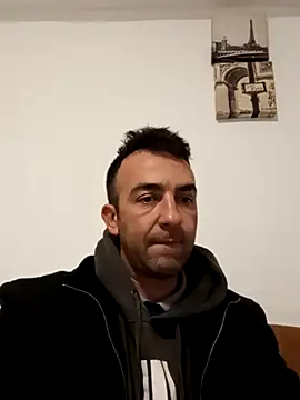 Snapshot of PopaOctavian chatting on 10.08.25 PopaOctavian online show from 10.08.25