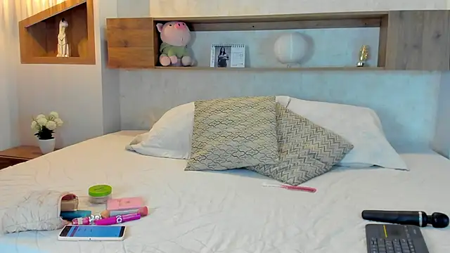 Emilly Beaumont online show from 04.05.26