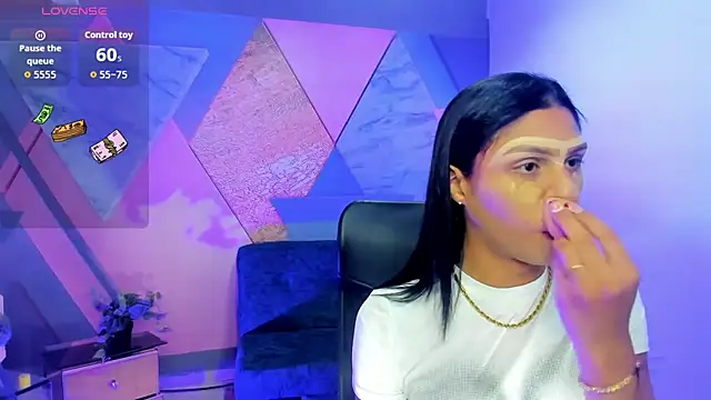 Snapshot of keytinthomson_ chatting on 09.15.25 keytinthomson online show from 09.15.25