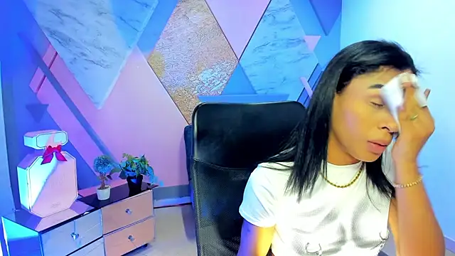 Snapshot of keytinthomson_ chatting on 10.16.25 keytinthomson online show from 10.16.25