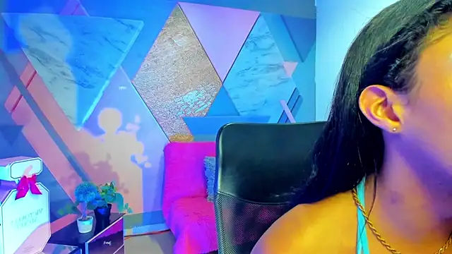 Snapshot of keytinthomson_ chatting on 10.27.25 keytinthomson online show from 10.27.25