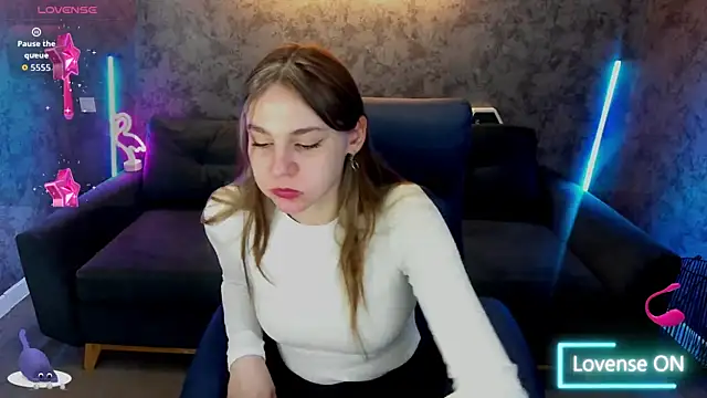 DiamondGoldie online show from 12.05.25