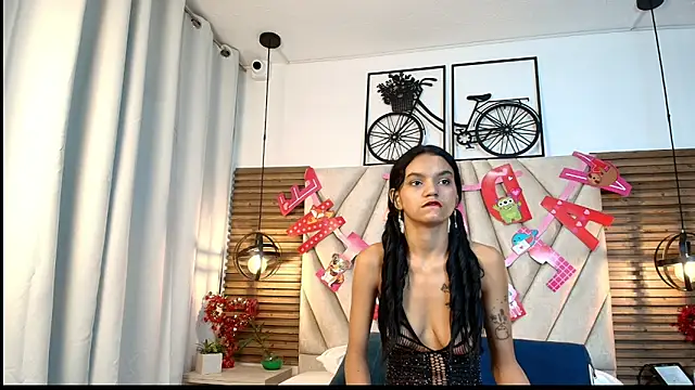 Snapshot of Cinthiabaker chatting on 09.27.25 Cinthiabaker online show from 09.27.25