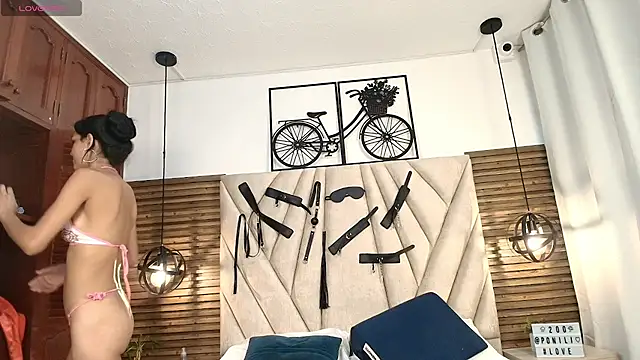 Snapshot of Cinthiabaker chatting on 11.07.25 Cinthiabaker online show from 11.07.25