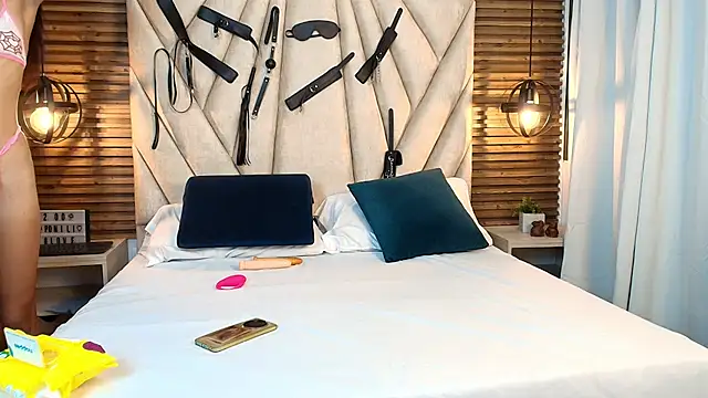 Snapshot of Cinthiabaker chatting on 11.29.25 Cinthiabaker online show from 11.29.25