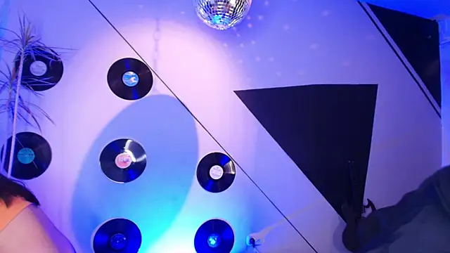 Lilith and Khloe online show from 11.29.25