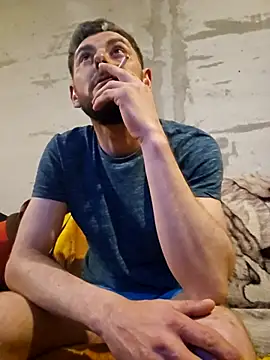 Snapshot of Alex-andru88 chatting on 03.16.26 Alex-andru88 online show from 03.16.26