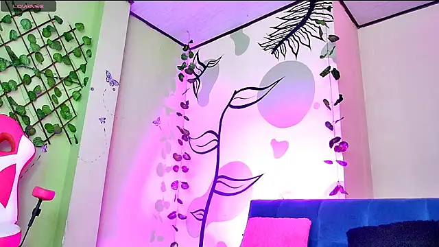 Karen Ariass online show from 03.25.26