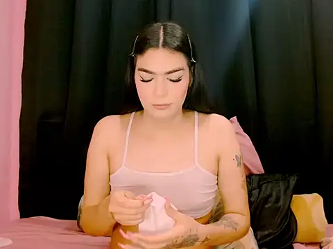 Snapshot of _crystal23_ chatting on 01.10.26 crystal23 online show from 01.10.26