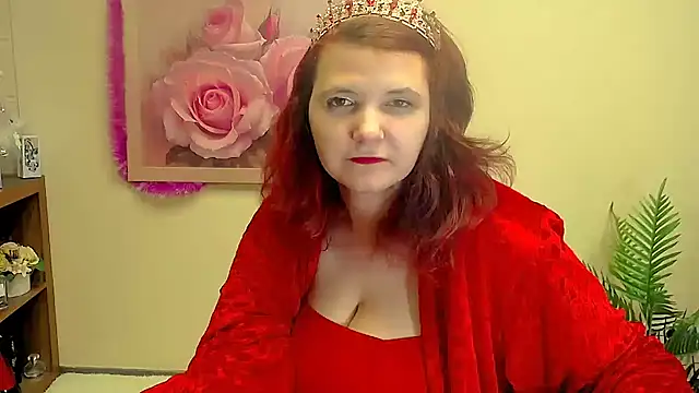 Snapshot of TwoBigSuns chatting on 12.22.25 TwoBigSuns online show from 12.22.25