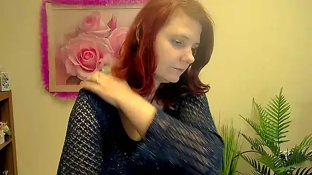 Snapshot of TwoBigSuns chatting on 01.12.26 TwoBigSuns online show from 01.12.26