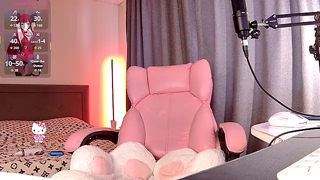 Snapshot of midwestemoqueen chatting on 11.24.25 midwestemoqueen online show from 11.24.25