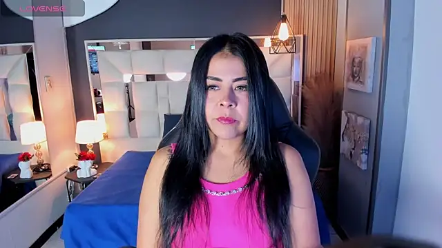 Snapshot of Aniajoness_ chatting on 10.13.25 Aniajoness online show from 10.13.25