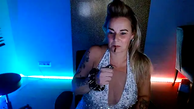 Mrs-Aurora online show from 11.25.25