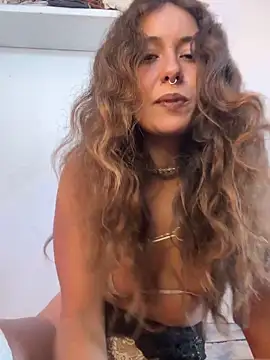 Snapshot of Griegadelfuego chatting on 11.22.25 Griegadelfuego online show from 11.22.25