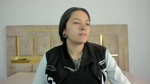 Kitty ravee online show from 10.07.25