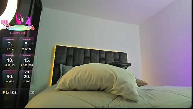 Snapshot of arianna_000 chatting on 11.11.25 arianna 000 online show from 11.11.25