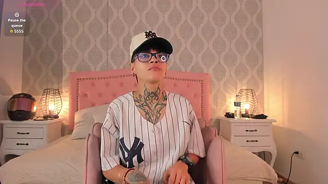 Snapshot of b3k_afrodict chatting on 10.14.25 b3k afrodict online show from 10.14.25