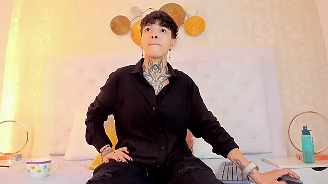 Snapshot of b3k_afrodict chatting on 02.15.26 b3k afrodict online show from 02.15.26