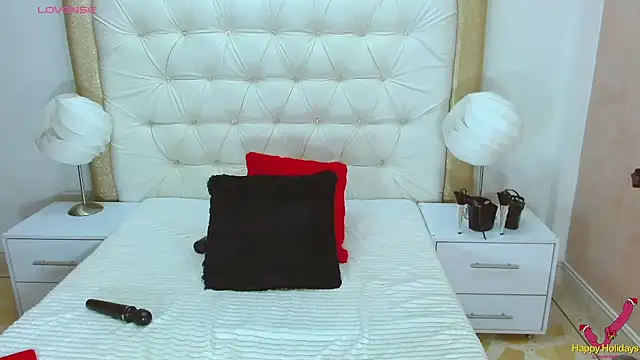 WildScarlet online show from 02.07.25