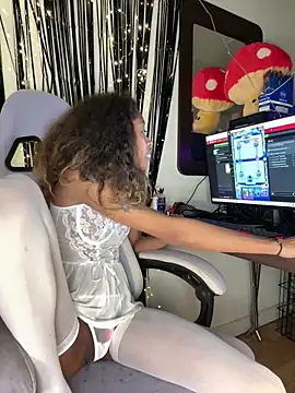 Snapshot of rubywithpearls chatting on 11.05.25 rubywithpearls online show from 11.05.25