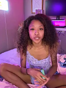 Snapshot of rubywithpearls chatting on 12.01.25 rubywithpearls online show from 12.01.25