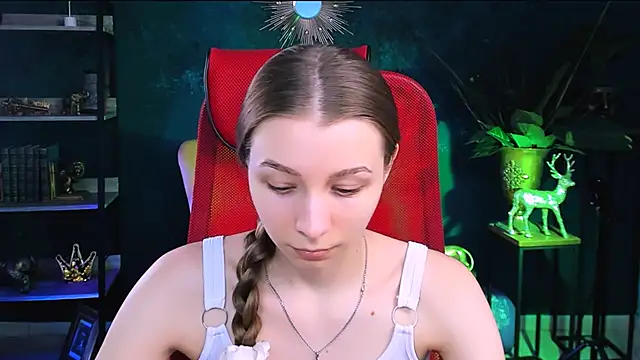 JulieDaniel online show from 11.12.25