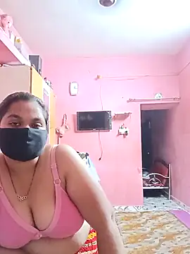 Snapshot of biggbobbsgirl chatting on 09.09.25 biggbobbsgirl online show from 09.09.25