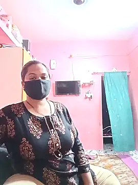 Snapshot of biggbobbsgirl chatting on 10.01.25 biggbobbsgirl online show from 10.01.25