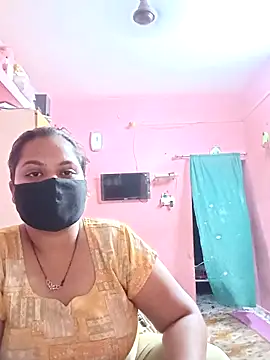 Snapshot of biggbobbsgirl chatting on 10.03.25 biggbobbsgirl online show from 10.03.25