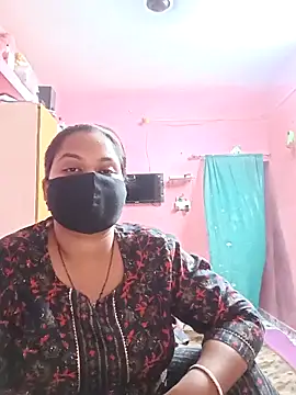 Snapshot of biggbobbsgirl chatting on 10.04.25 biggbobbsgirl online show from 10.04.25