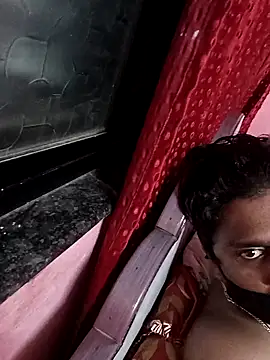 Snapshot of biggbobbsgirl chatting on 10.05.25 biggbobbsgirl online show from 10.05.25