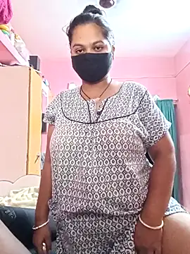 Snapshot of biggbobbsgirl chatting on 10.22.25 biggbobbsgirl online show from 10.22.25