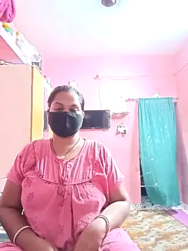 Snapshot of biggbobbsgirl chatting on 10.22.25 biggbobbsgirl online show from 10.22.25