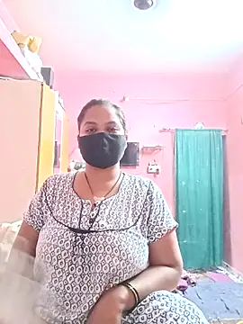 Snapshot of biggbobbsgirl chatting on 11.23.25 biggbobbsgirl online show from 11.23.25