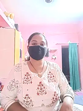 Snapshot of biggbobbsgirl chatting on 11.28.25 biggbobbsgirl online show from 11.28.25