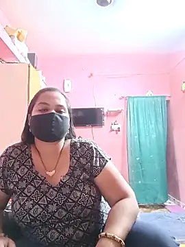 Snapshot of biggbobbsgirl chatting on 11.29.25 biggbobbsgirl online show from 11.29.25