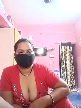 Snapshot of biggbobbsgirl chatting on 12.22.25 biggbobbsgirl online show from 12.22.25