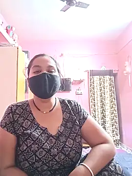 Snapshot of biggbobbsgirl chatting on 12.22.25 biggbobbsgirl online show from 12.22.25