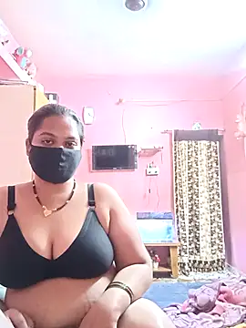 Snapshot of biggbobbsgirl chatting on 01.05.26 biggbobbsgirl online show from 01.05.26