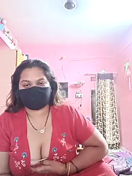 Snapshot of biggbobbsgirl chatting on 03.07.26 biggbobbsgirl online show from 03.07.26