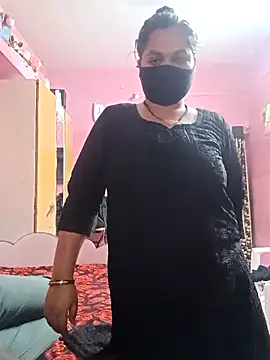 Snapshot of biggbobbsgirl chatting on 03.11.26 biggbobbsgirl online show from 03.11.26