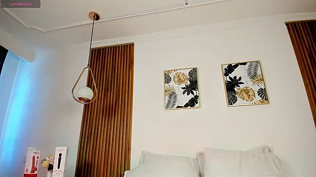 NicolWhite online show from 01.11.26